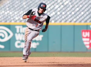 SA6E6187 Photo of baseball player running